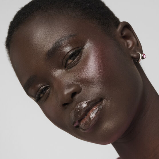 Outrageous Plump  Lip Gloss -20 08 Sparkling Dawn